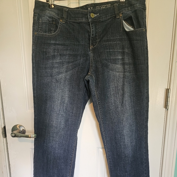 New York & Company Dark Blue Slim Slouch Straight Leg Jeans Women's Size 12 - Picture 1 of 8